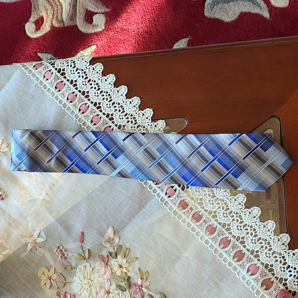 Van Heusen Silk Tie